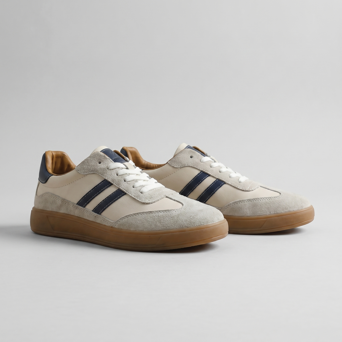 Rowan Retro Lace-Up Sneakers